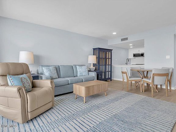 5th image of 322 Causeway Drive Ste 407