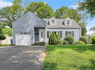 64 Hooker Rd, Bridgeport, CT 06610