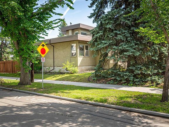 3rd image of 11446 75th Ave NW