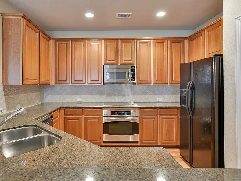 1707 Coronado St — Photo 6