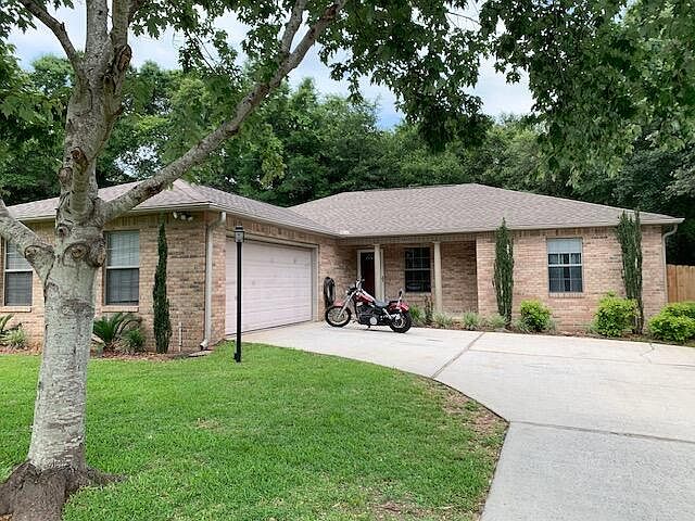 1st image of 4820 Acorn Dr
