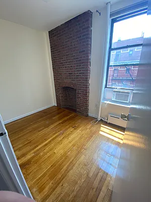 Rented by Bond New York | media 18