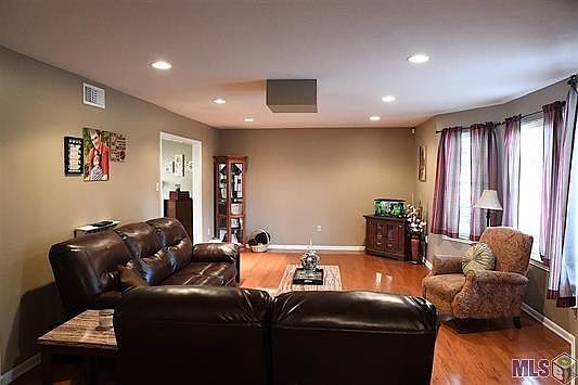 4th image of 4766 Fennwood Dr