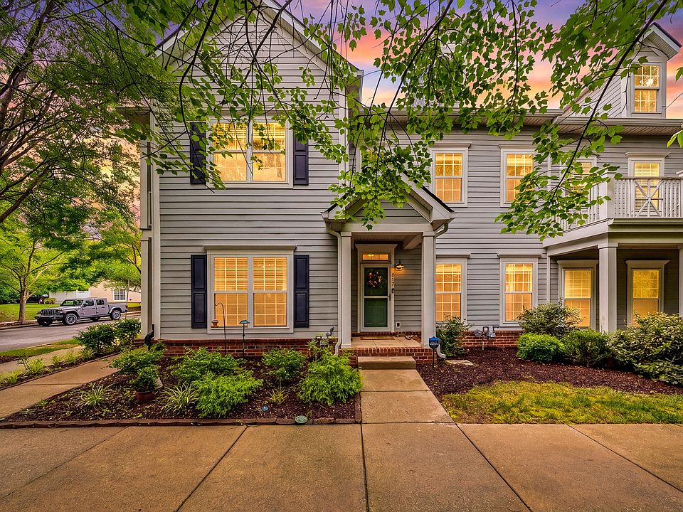 1st image of 817 Hobbit Ln