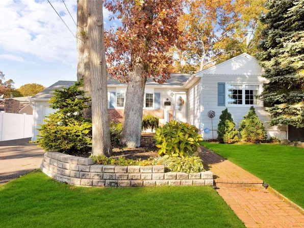 123 Kinsella Avenue, Massapequa Park, NY 11762