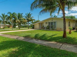 1002 W Broome St, Lantana, FL 33462