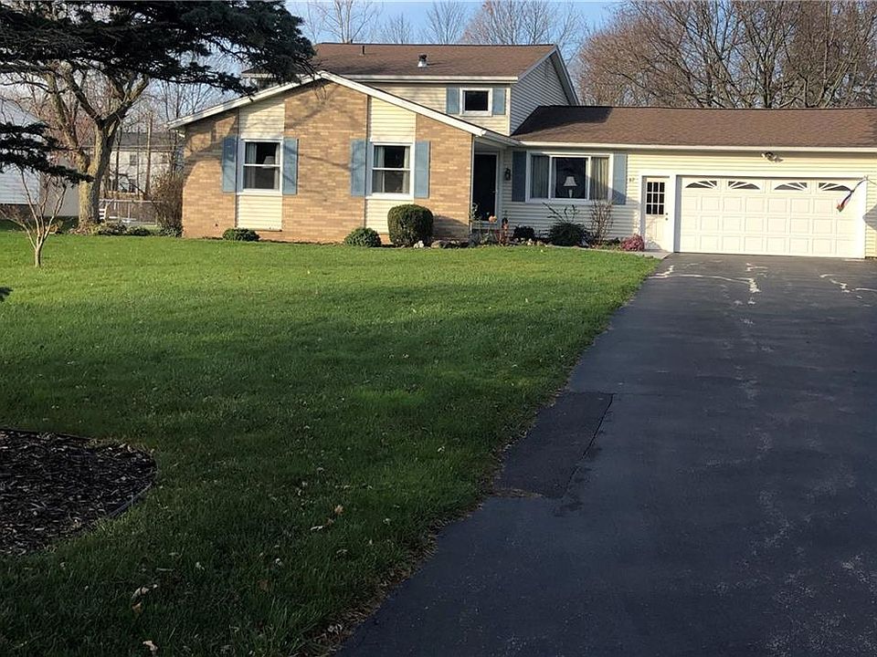 1st image of 67 Charleswood Dr