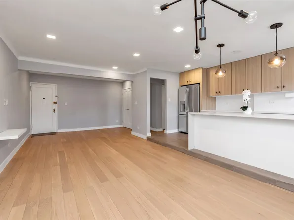 67-12 Yellowstone Boulevard image 11 of 24