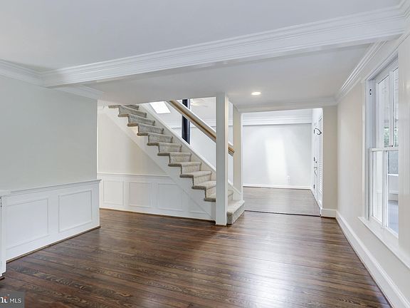 5th image of 6913 Pine Crest Ave