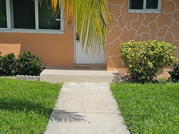 4th image of 35 NW 197th Street