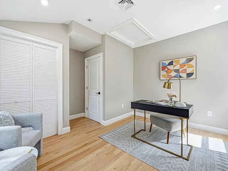 63 Russell Rd — Photo 14
