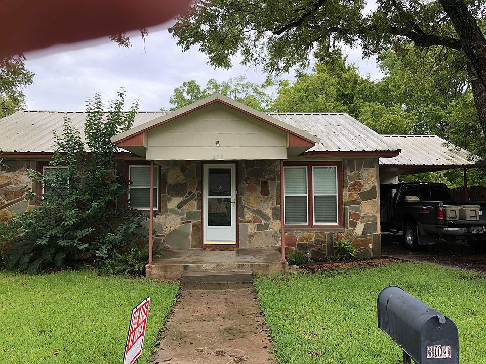 1st image of 304 E Live Oak St