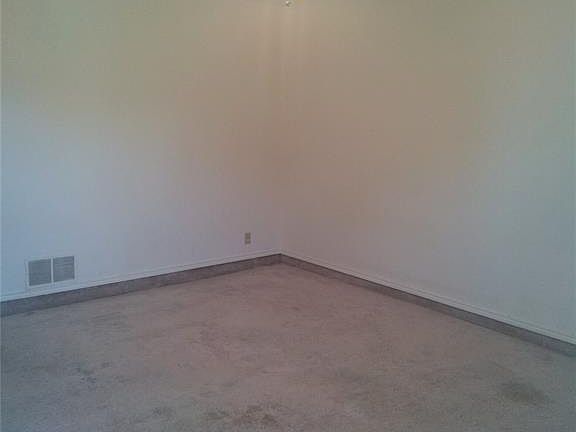 5th image of 801 Bluebonnet Dr APT A
