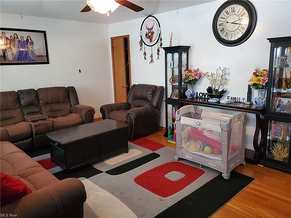 2nd image of 649 Arcadia Ave