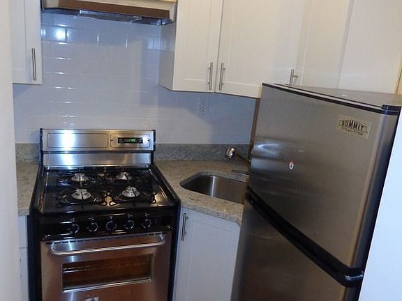 4th image of 27 Jones St APT 3D