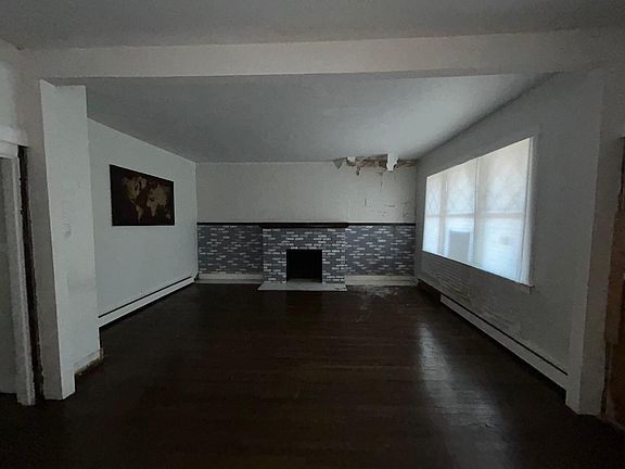 5th image of 1826 Laporte Ave