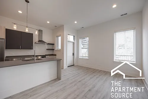 1814 W Thomas St #2R Photo 1