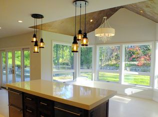 10 Mount Tom Rd, Pelham, NY 10803