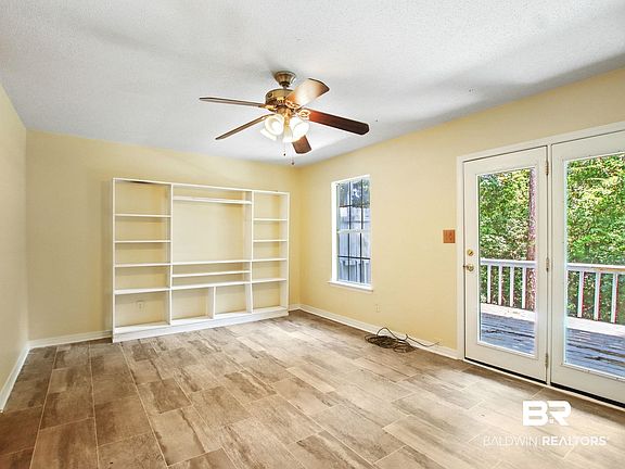 4th image of 600 Cheshire Ln #111
