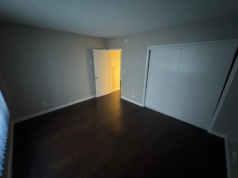 The Claridge Apartments — Photo 12