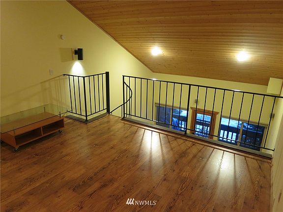 2nd image of 223 E Hyak Drive #634