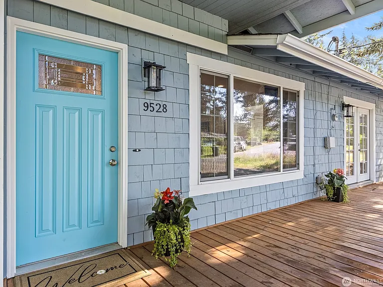 9528 Woods Pl — Photo 3