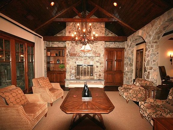 3rd image of 501 Lake Vista Way