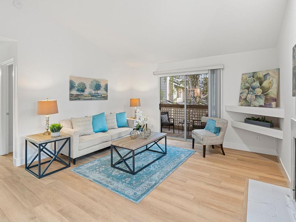1st image of 994 Lake Isabella Way