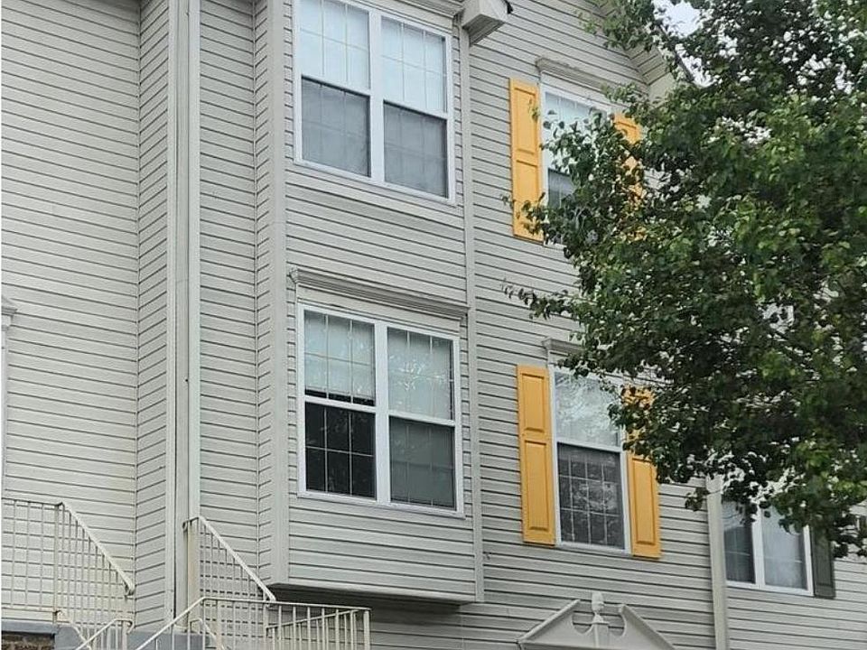 1st image of 13 N Sherman Dr