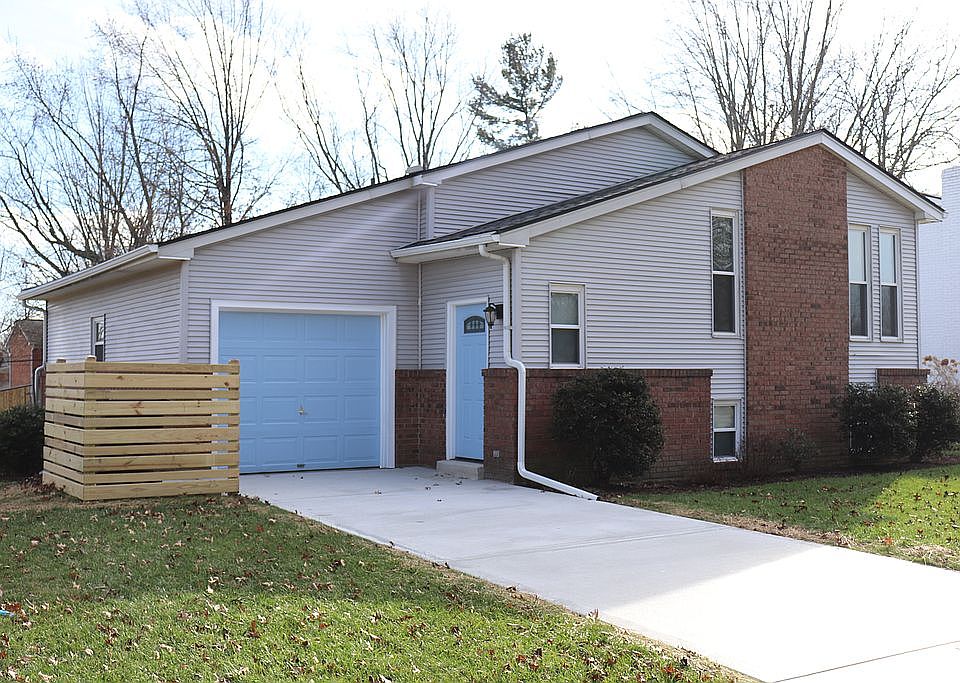 1st image of 3115 Royal Windsor Dr