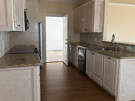 3rd image of 2805 Shanks Dr Unit B