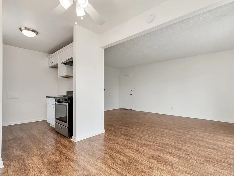 Canyon Drive Apartment Homes — Photo 9