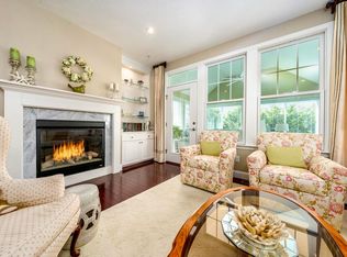 16 Twin Oaks Dr, Mashpee, MA 02649