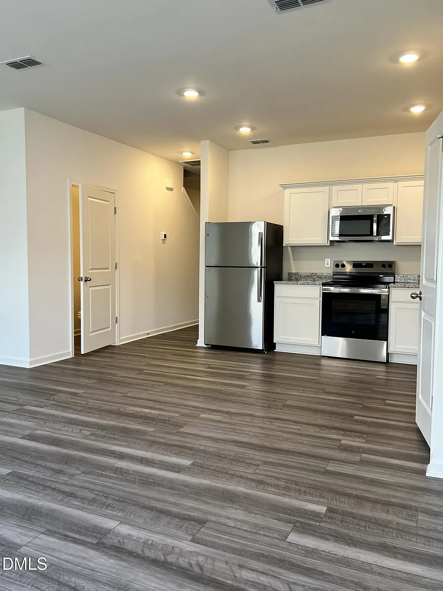 Building Photo - 2065 Glen Crossing Dr