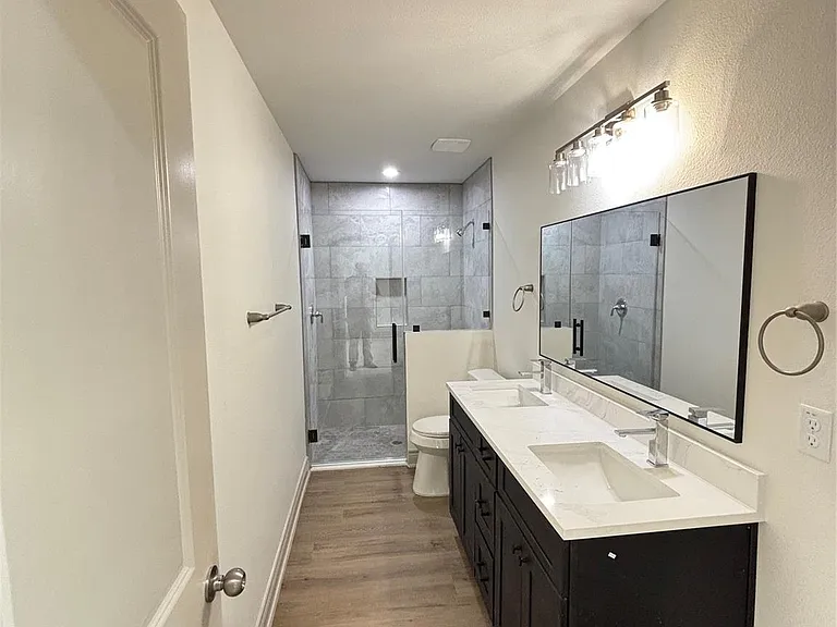 2622 Rosalee St — Photo 3