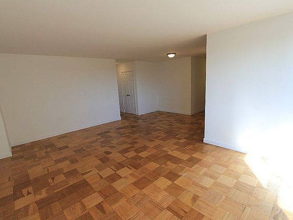 2nd image of 6120 Grand Central Pkwy APT A506