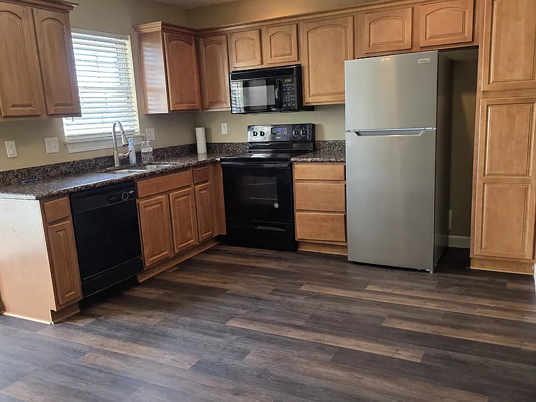912 SW Imperial Ln #1 — Photo 7
