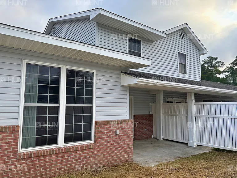 318 Willow Ln — Photo 4