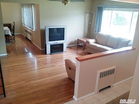 3rd image of 2721 Hyacinth St