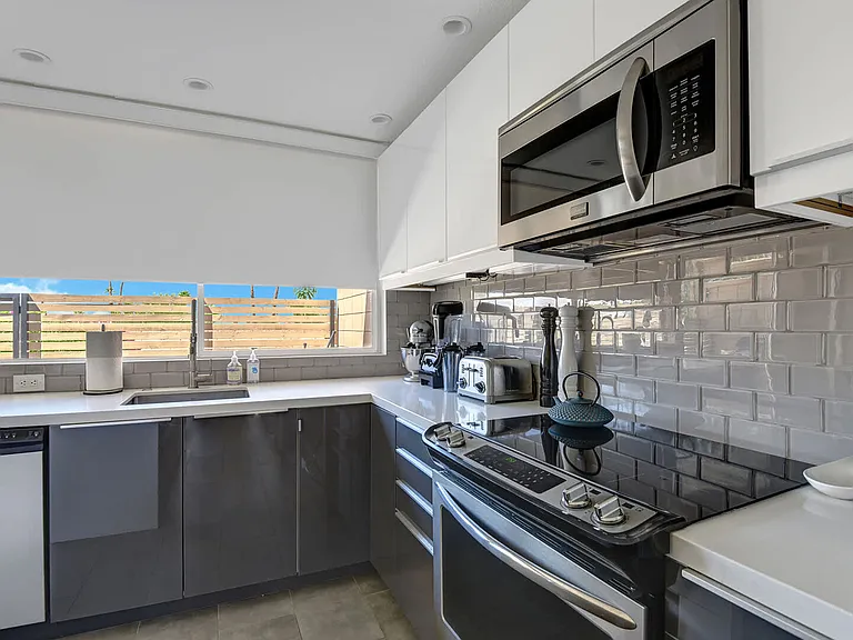 Sandpiper St — Photo 9