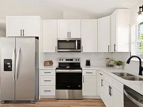 5th image of 5386 Traci Dr