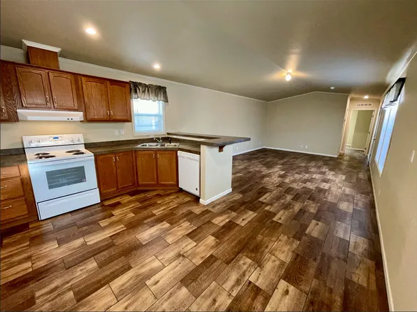 475 Kiowa Ave, Bennett, CO 80102