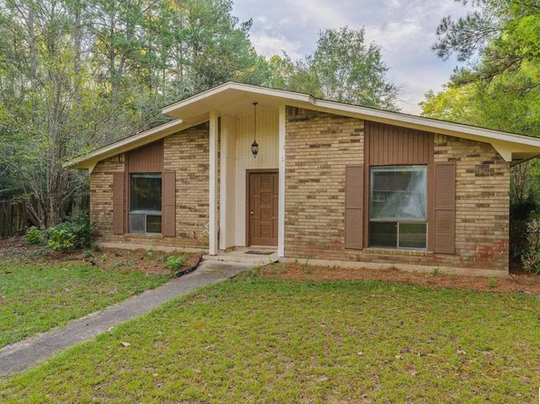 2504 Briarhill Dr, Ruston, LA 71270