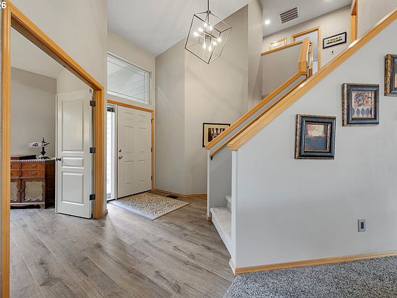 5th image of 40442 Therese St