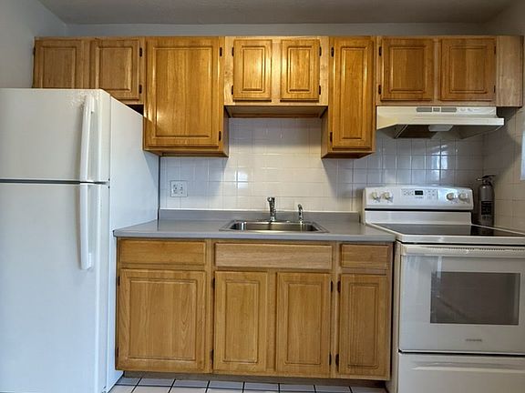 2nd image of 565 Hyde Park Ave APT 5