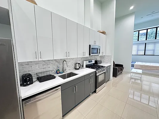 Rented by R New York | media 5