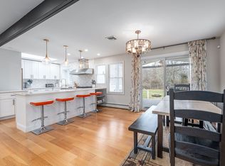 10940 Main Rd, East Marion, NY 11939