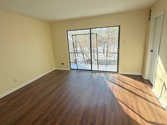 2nd image of 6015 Hoover Dr