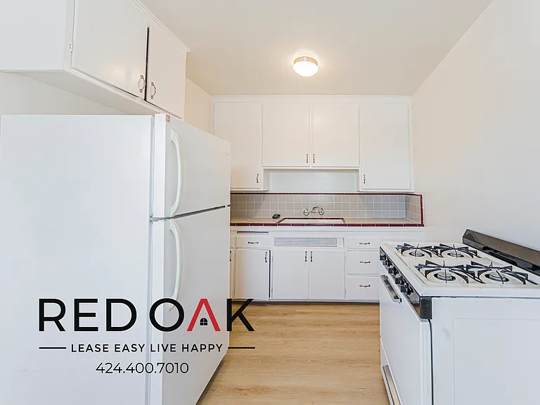 12719 Vanowen St #10 — Photo 8