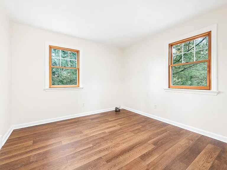 901 Academy Ln — Photo 20